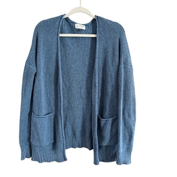 Universal thread size medium blue, long sleeve cardigan - Picture 2 of 9